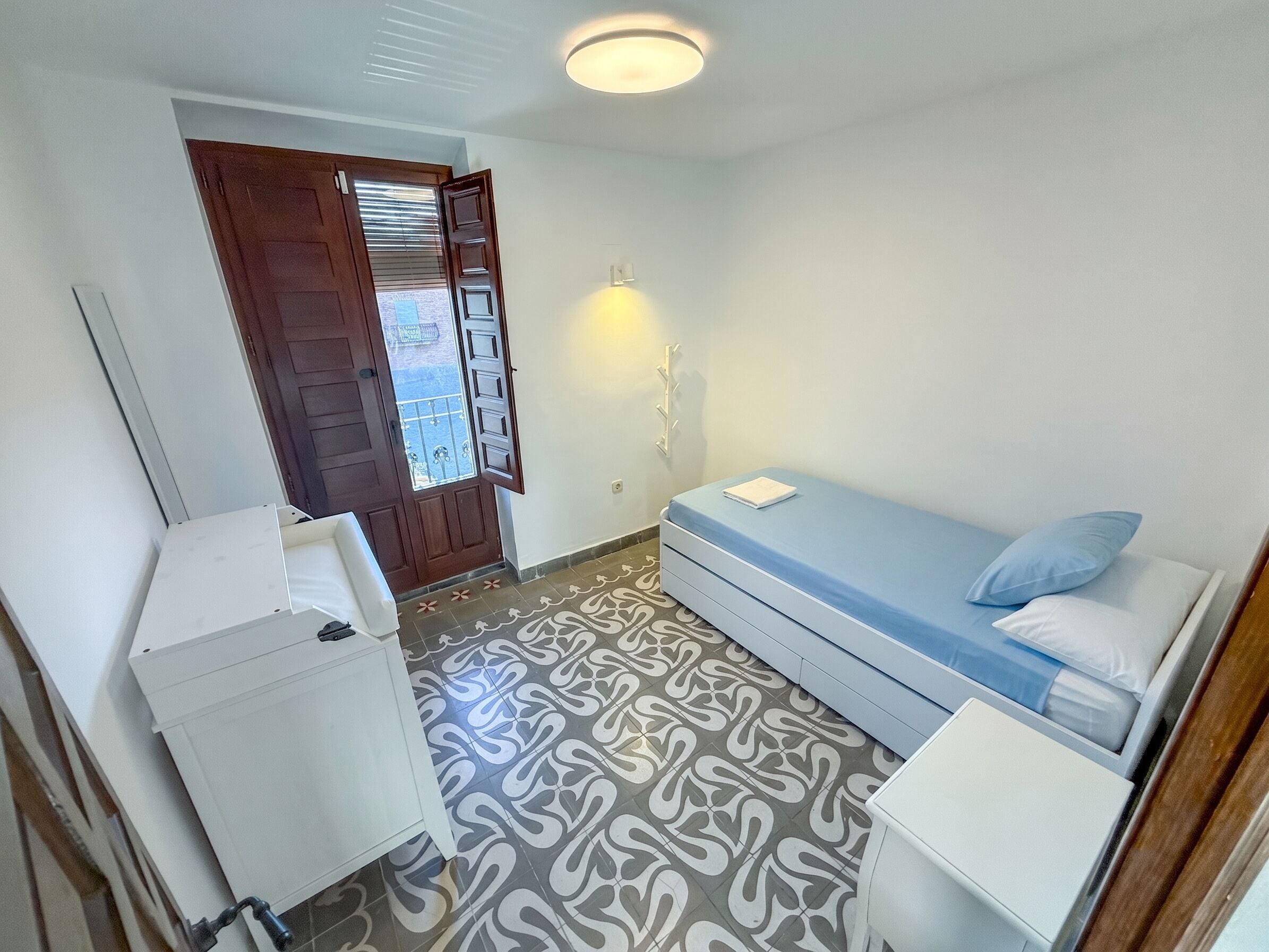 Casa de campo, vistas al jardín | Edredones de plumas, tabla de planchar con plancha, wifi gratis