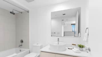 Superior Apartment, 3 Bedrooms, Balcony, River View | Bathroom | Free toiletries, hair dryer, towels, soap