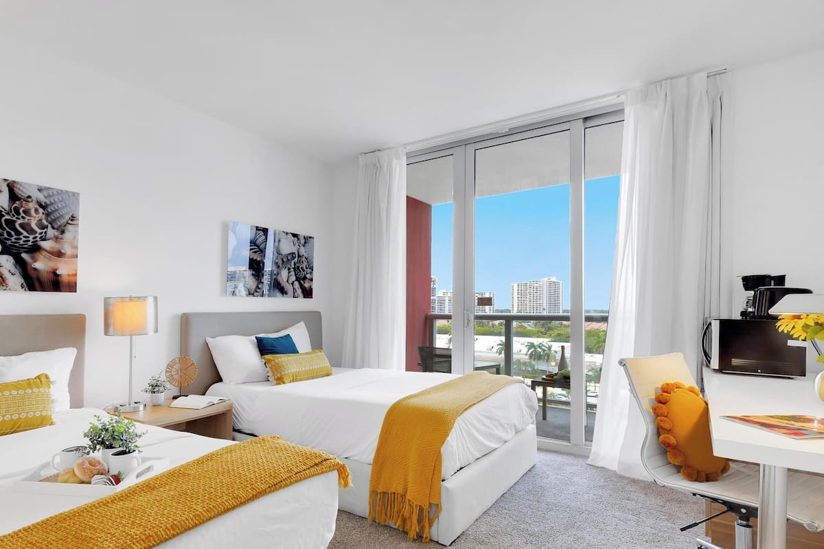 Comfort Studio, Balcony | Laptop workspace, free WiFi
