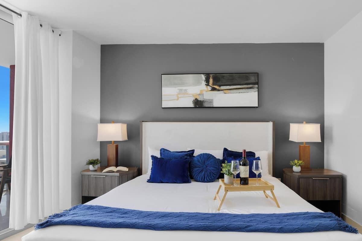 Deluxe Apartment, 3 Bedrooms, Balcony, Sea View | Laptop workspace, free WiFi