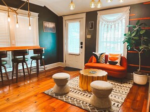 Interior - Stylish Boutique Cottage in Mid City, Next Door to Dining, Near LSU & Downtown (Baton Rouge)