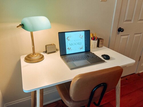 Stylish Boutique Cottage in Mid City, Next Door to Dining, Near LSU & Downtown