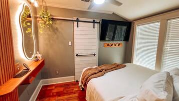 1 bedroom, desk, iron/ironing board, WiFi