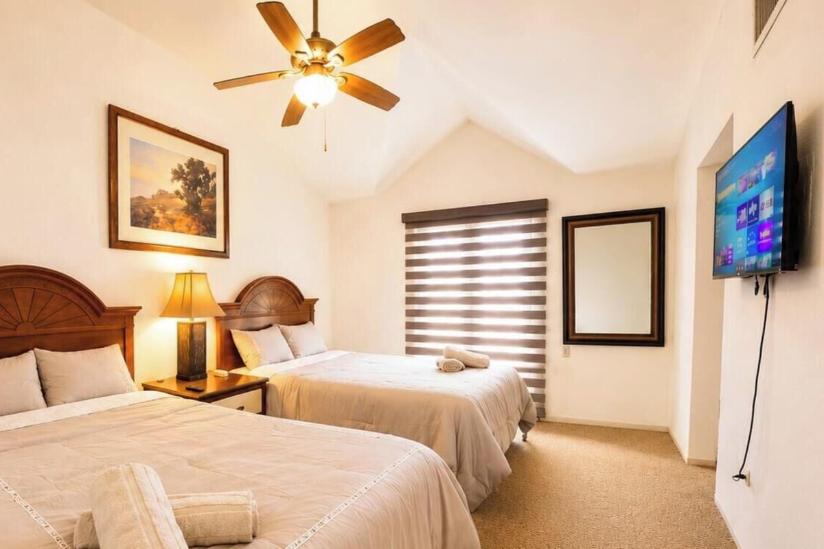 Family Double Room, Balcony, Park View | Bathroom