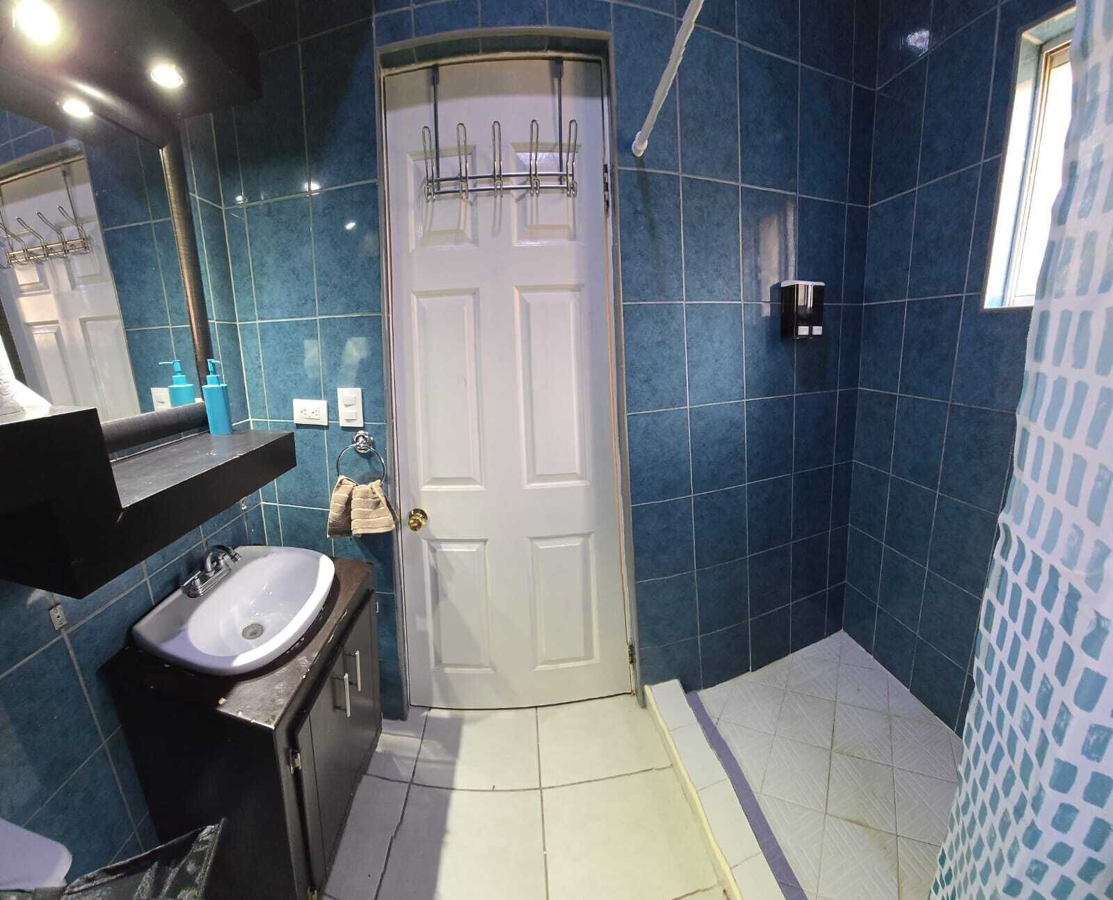 Family Double Room, Balcony, Park View | Bathroom