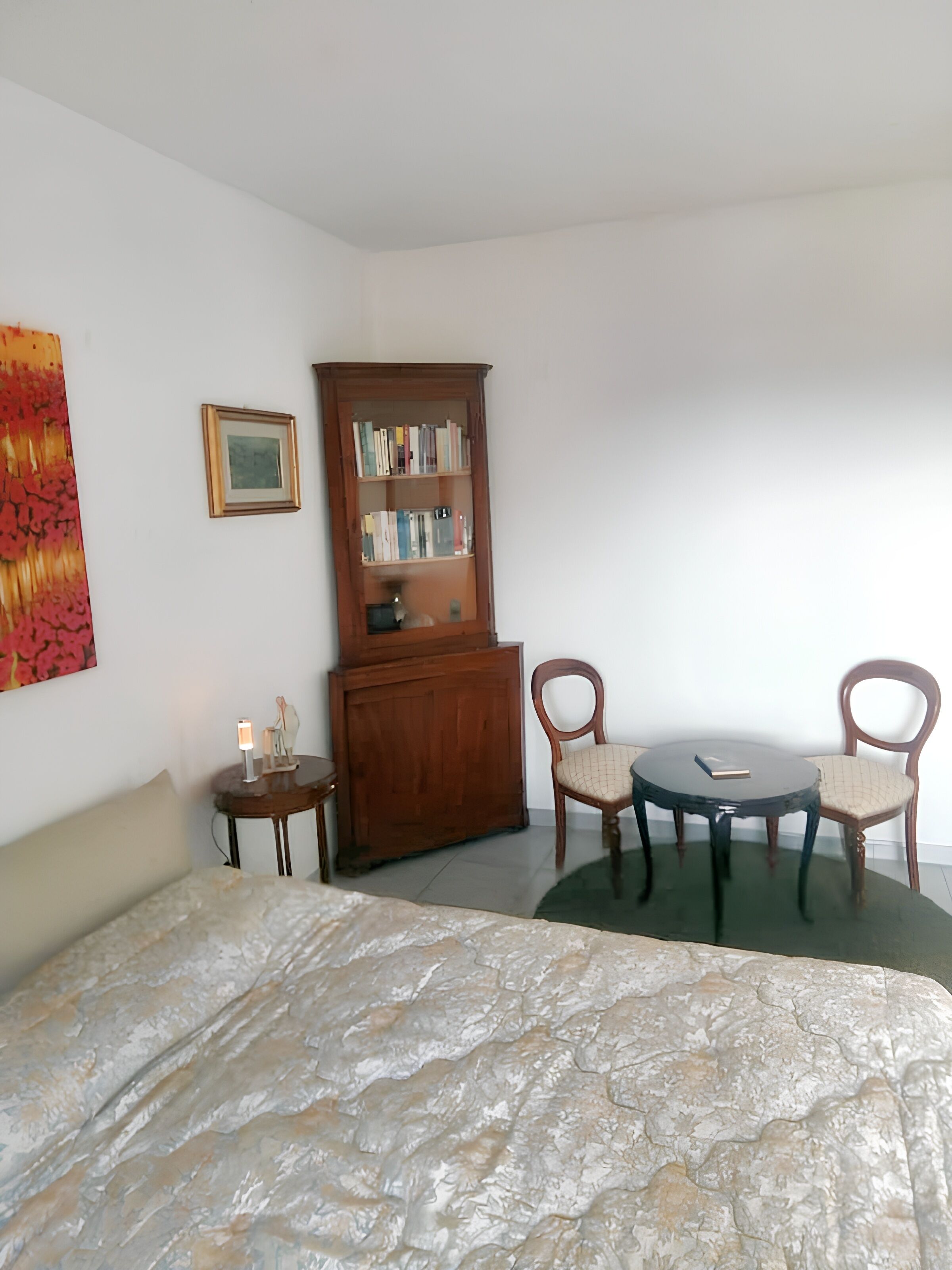 Desk, iron/ironing board, internet, bed sheets