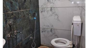 Shower, towels, soap, shampoo