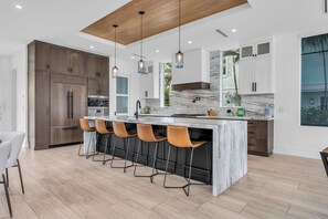 Private kitchen - Waterfront 3 BD/Marina Views/Delray Beach (Delray Beach)