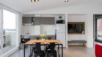 Apartment, Balcony, Sea View | Dining