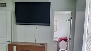 Schreibtisch, Bügeleisen/Bügelbrett, WLAN, Bettwäsche