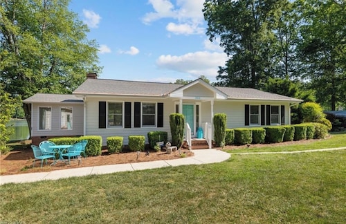 Simple Lake house in charming Summerfield with exceptional lake views!