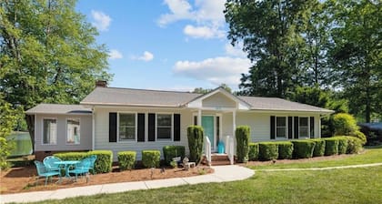 Simple Lake house in charming Summerfield with exceptional lake views!