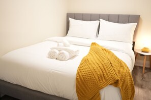 2 habitaciones, tabla de planchar con plancha y wifi gratis 
