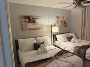 Iron/ironing board, Internet, bed sheets