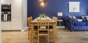 Dining - Relaxing 2BR Flat Near Langdon Park Stn. | ST (London)