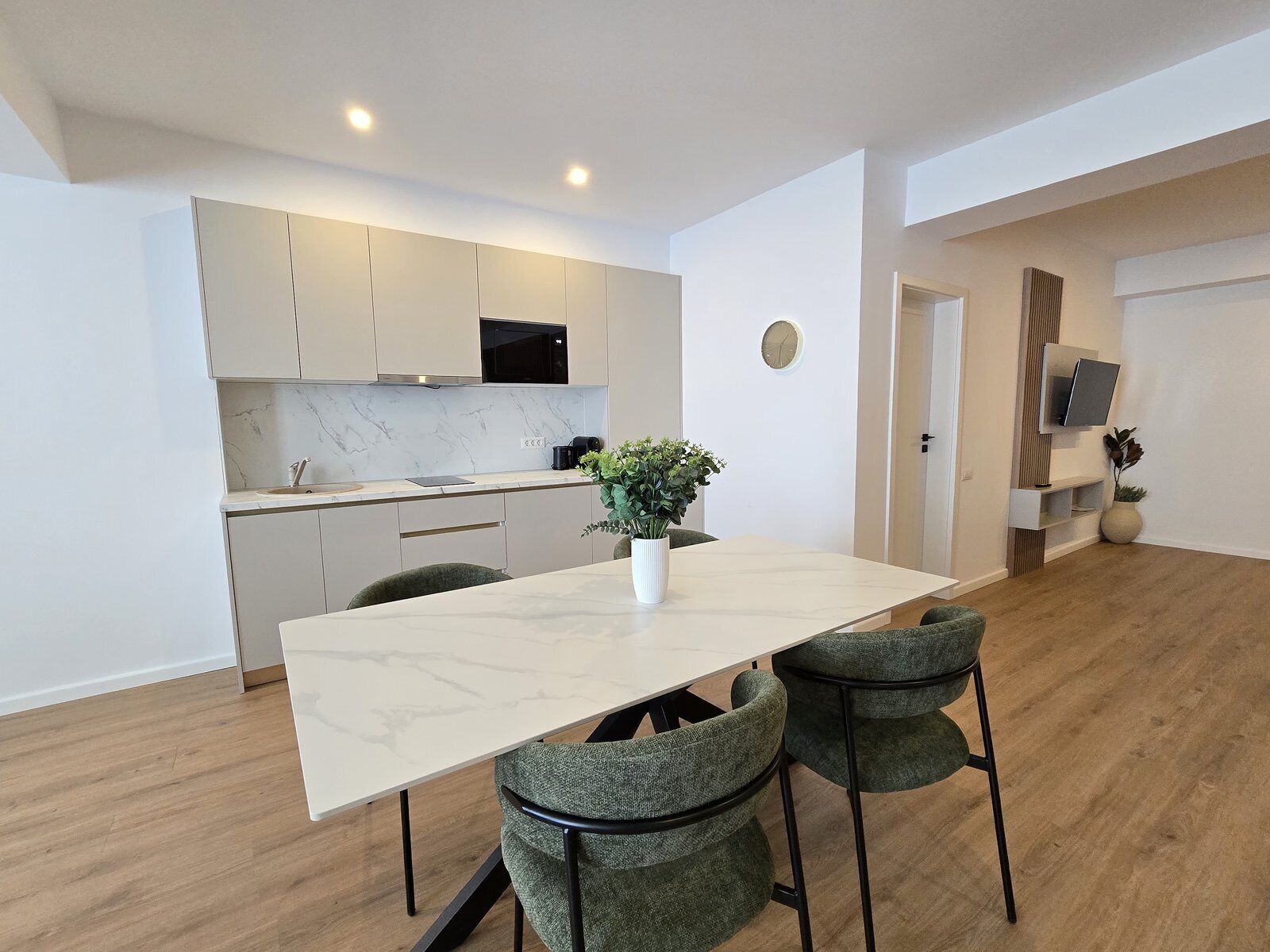 Apartemen Comfort, balkon | Tempat makan