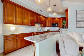 Coffee/tea maker, fridge, microwave, oven - Ocean View Resort Condo, Private Balcony, & Shared Hot Tub, Pool, Tennis (Miramar Beach)