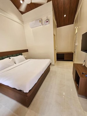Free WiFi - Saavi Resort Shrivardhan (Shrivardhan)
