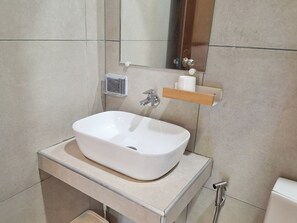 Comfort Double Room, Patio, Garden View | Bathroom - Basilia Guest House (Santa Fe)