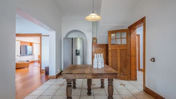 Familienvilla, Klimaanlage, Blick auf den Weinberg | Innenbereich