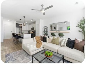 Living area - Cozy 1-bedroom apartment in charming Augusta with AC and gym (Augusta)