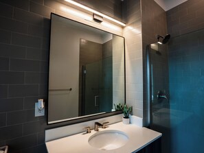 Bathroom -     Luxury West Midtown Penthouse With Skyline Views (Atlanta)