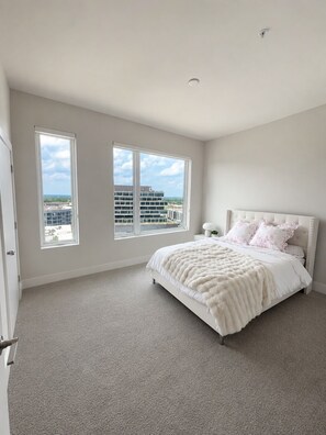 Room -     Luxury West Midtown Penthouse With Skyline Views (Atlanta)