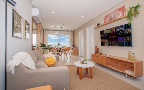 Apartamento, balcón | Zona de estar
