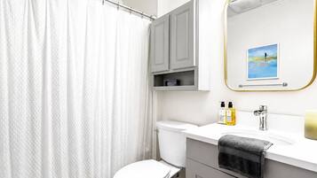 Cottage | Bathroom