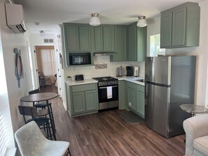 Unclassified image, 5 of 8, button - A Peaceful Pearl Walkable Downtown (Ocean Springs)
