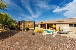 Exterior - Sleeps 12 w/ ping pong & pool table| comfort + (Lake Havasu City)