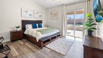 Desk, iron/ironing board, travel cot, WiFi