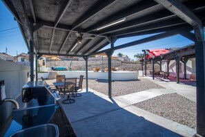 Outdoor dining - Pool, Spa, Table games, Multi boat parking, For 10 (Lake Havasu City)
