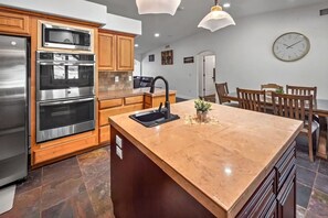 Private kitchen - Pool, Spa, Table games, Multi boat parking, For 10 (Lake Havasu City)