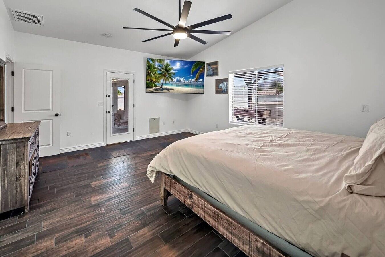 Desk, iron/ironing board, travel crib, WiFi