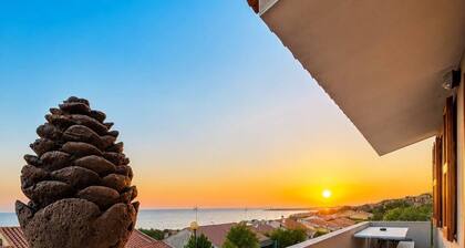 Sunset in Seu, 150 meters from the beach. Ideal for families and couples.
