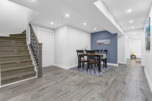 Dining - Newly Renovated Richmond Hill Suite • Sleeps 6 • Free Parking (Richmond Hill)
