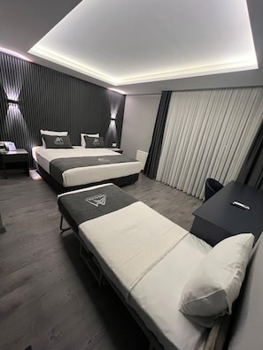 Family Triple Room, City View - Megalora Hotel (Malkara)