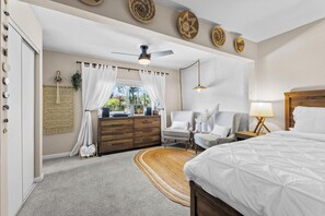 3 bedrooms, in-room safe, desk, iron/ironing board - City of Trees House with Hot Tub & Game Room (West Sacramento)