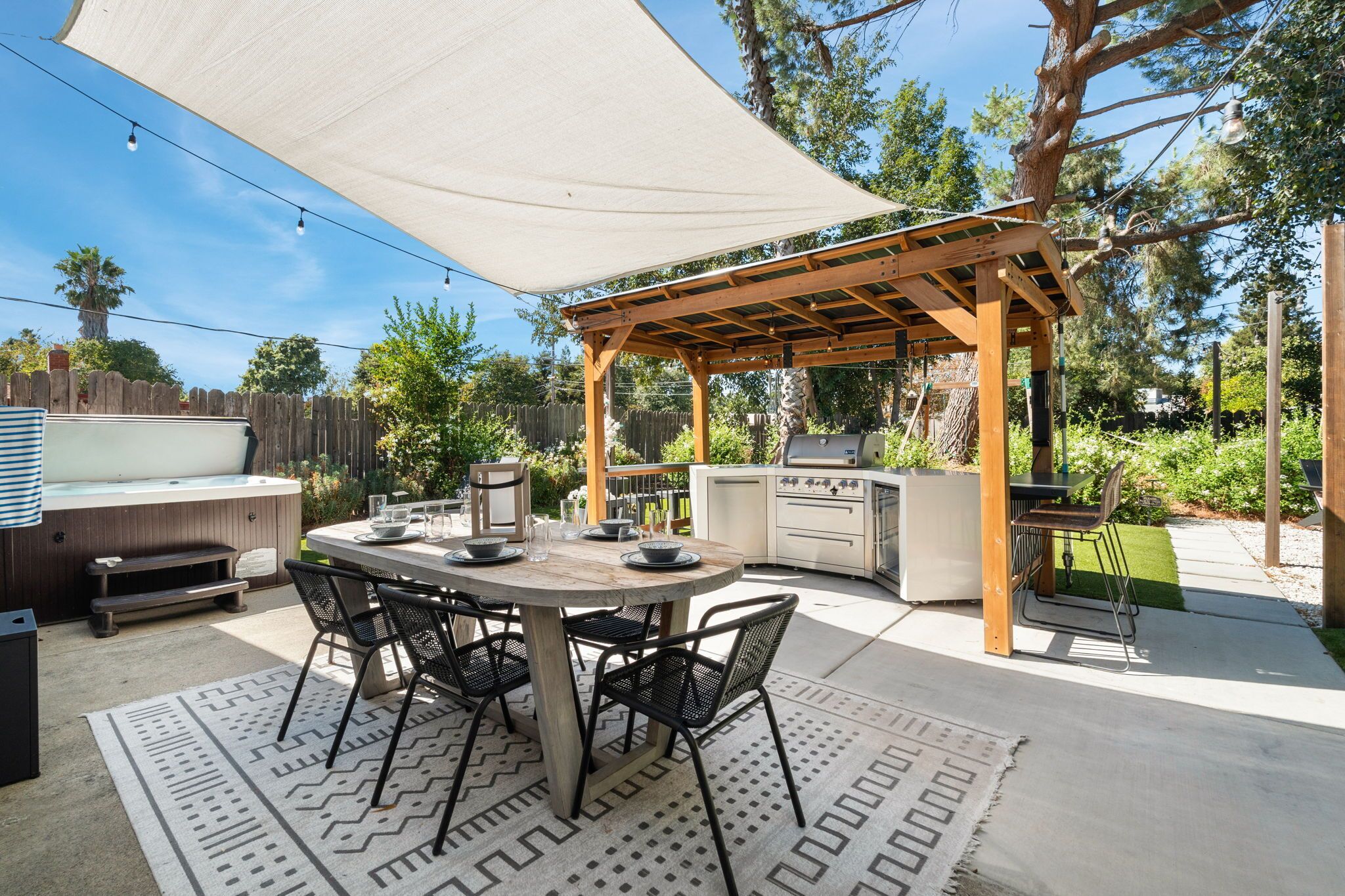 Outdoor dining