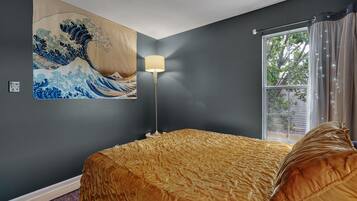 2 bedrooms, desk, iron/ironing board, free WiFi