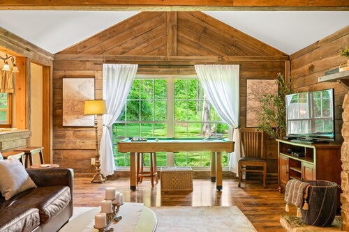 A Peaceful Brown County Getaway Close to the State Park