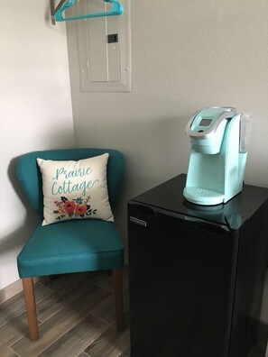 Interior - Prairie Cottage Queen steps to Pioneer Woman Merc (Pawhuska)
