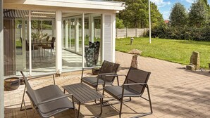 Outdoor dining - Stunning home in Nykøbing M with sauna (Nykøbing M)
