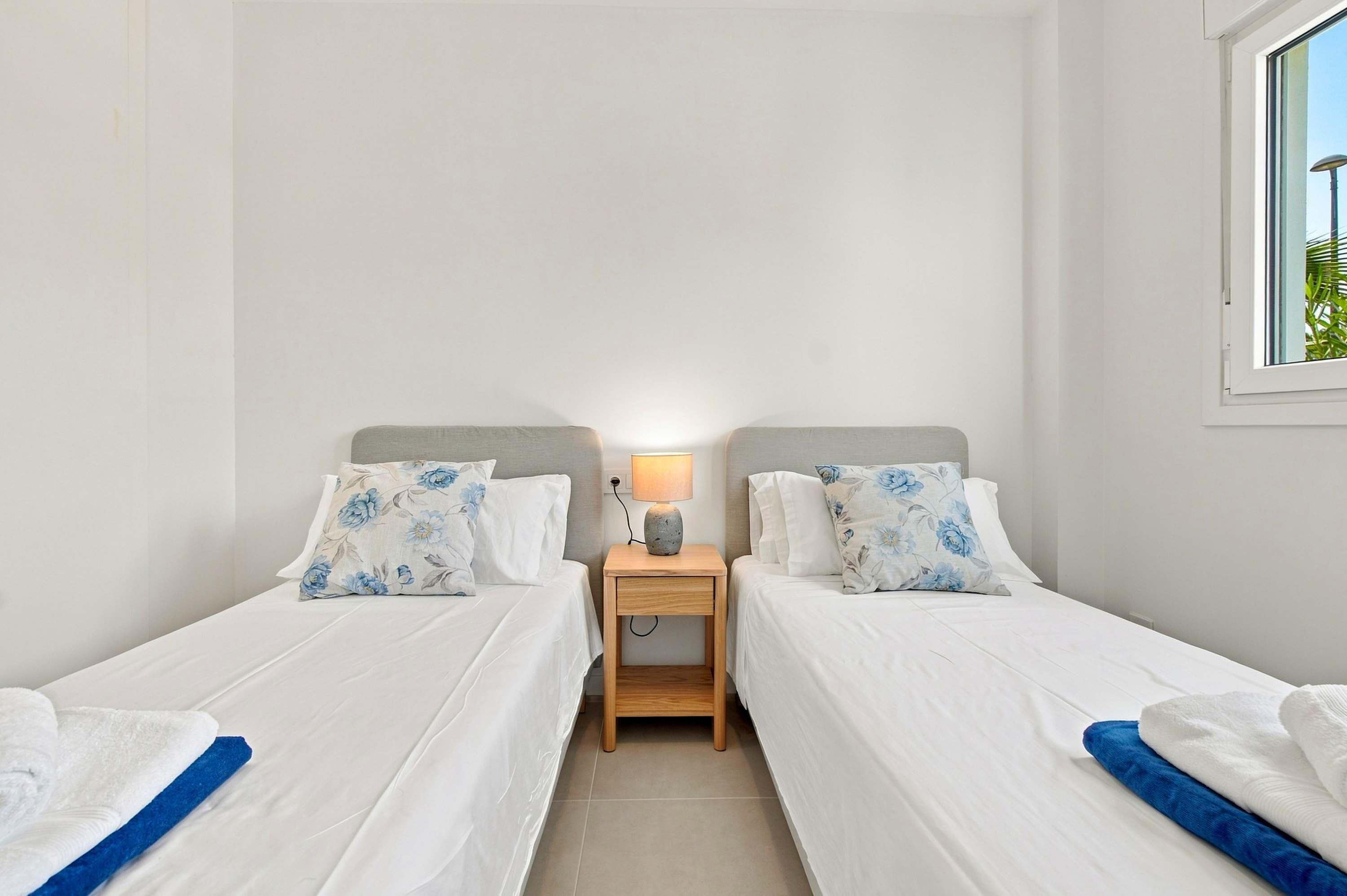 3 bedrooms, desk, iron/ironing board, WiFi
