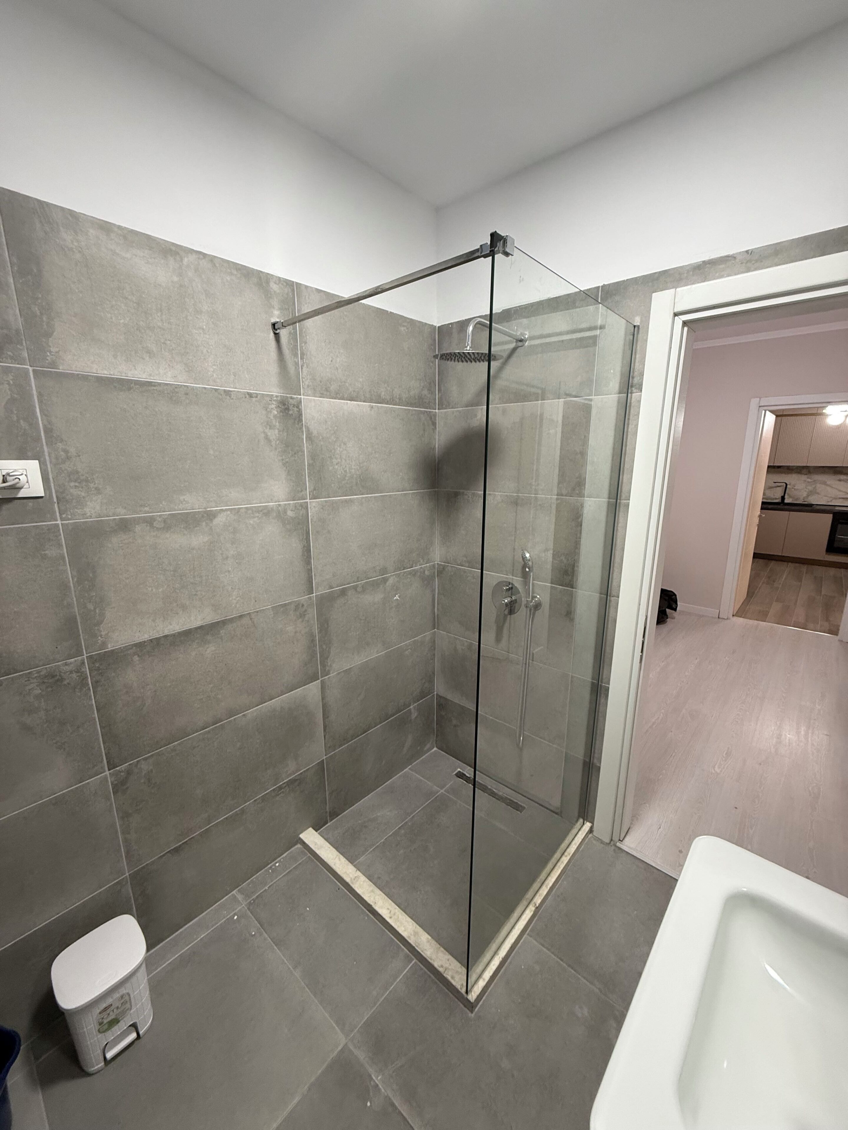 Dusche, Haartrockner, Bidet, Handtücher