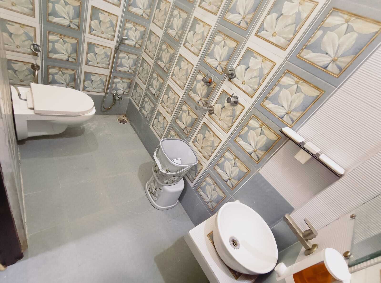 Shower, towels, soap, shampoo