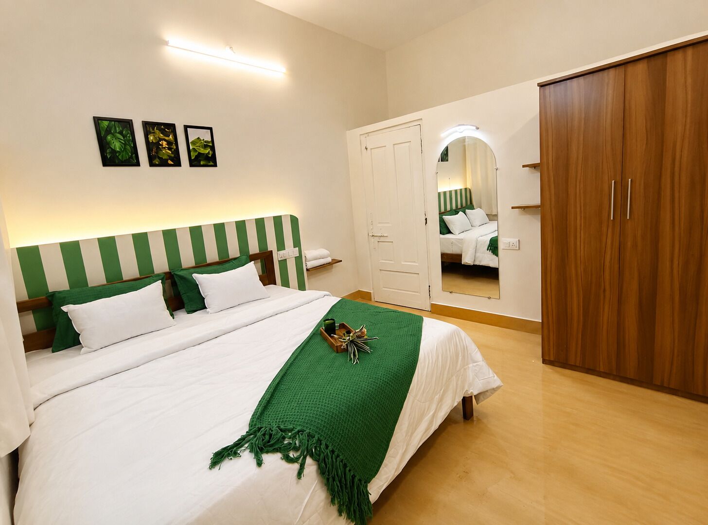 House | WiFi (free), bed sheets