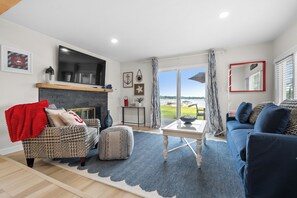 Living area - Long Lake Getaway! (Portage)