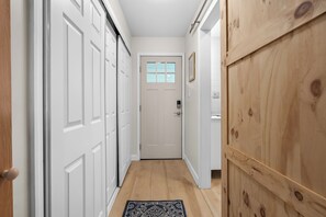 Interior - Long Lake Getaway! (Portage)